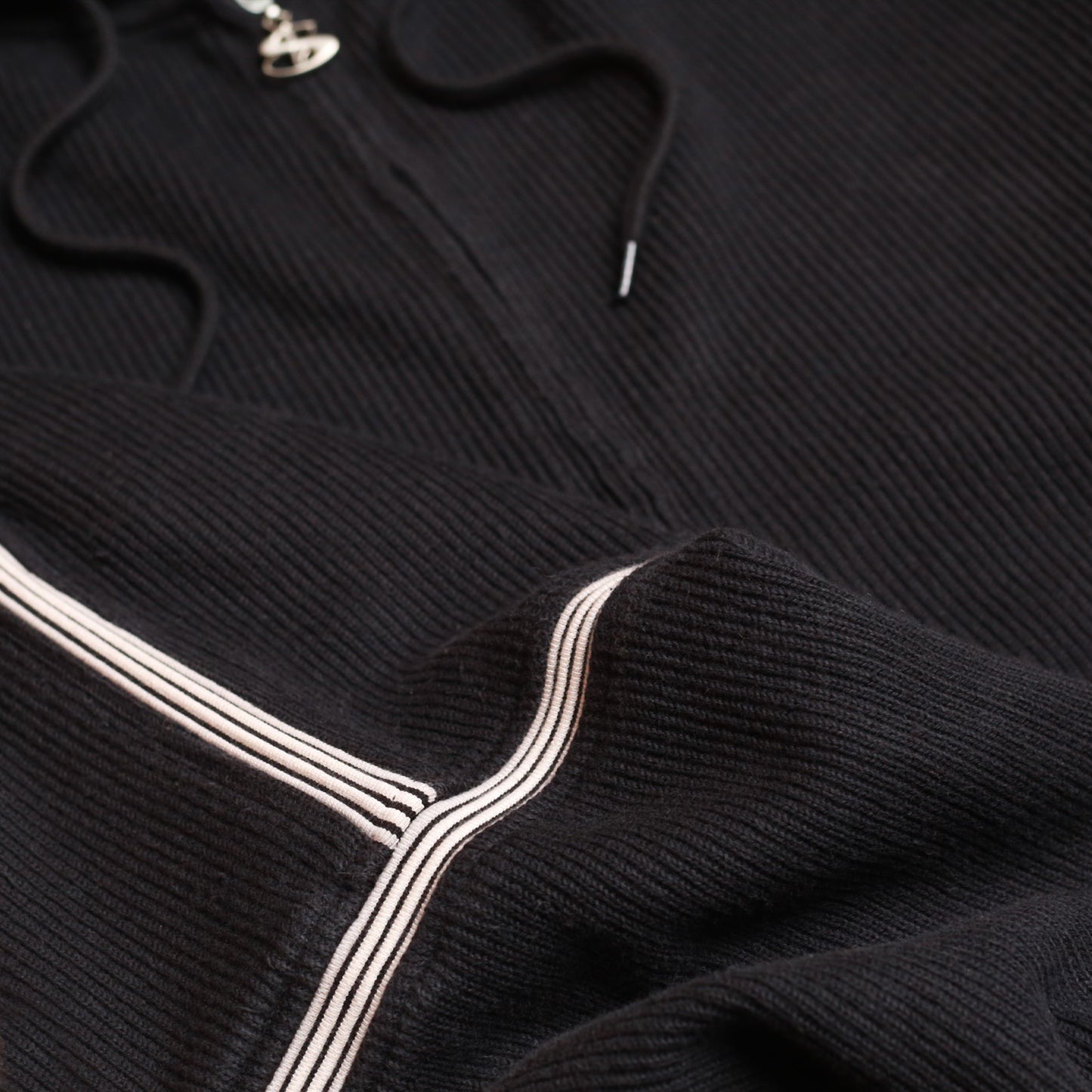 Sub-Zero Hood (Black/White)