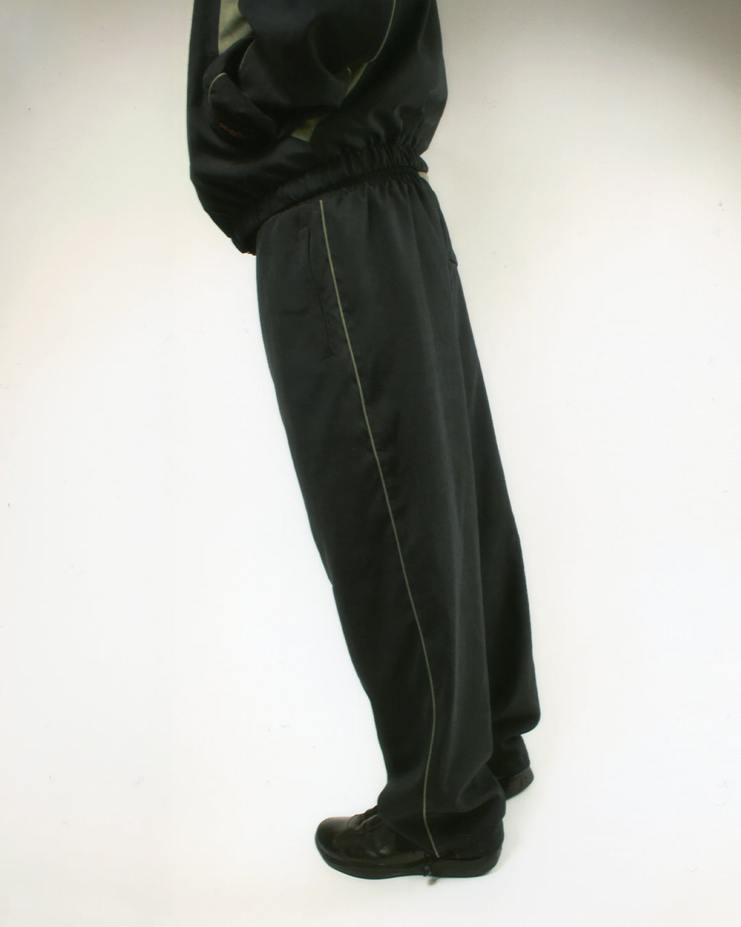 YARDSALE LUNA SHELL セットアップ（BLACK） Luna Shell Track Bottoms (Black) – YARDSALE